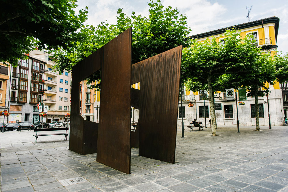 Tolosa Atahuts eskultura Jorge Oteiza